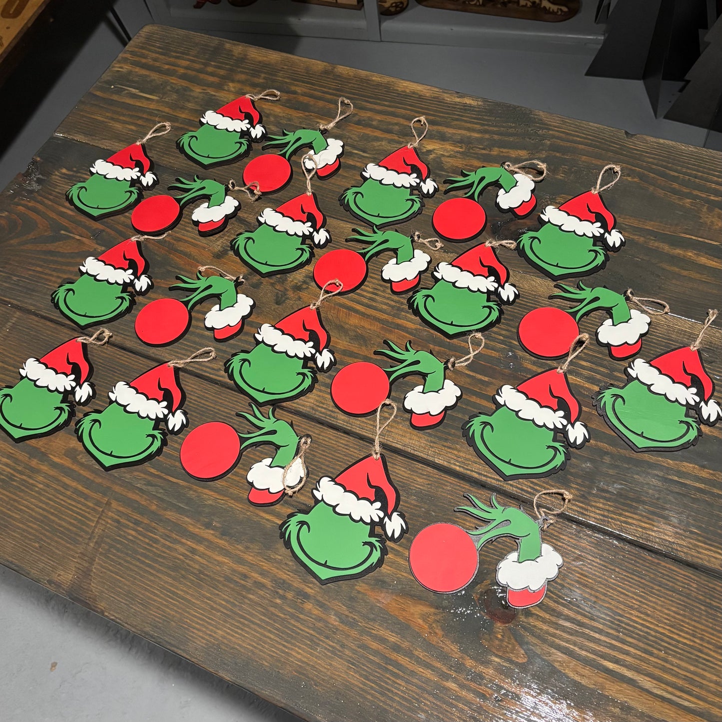 Grinch Ornament Set - 22 pack
